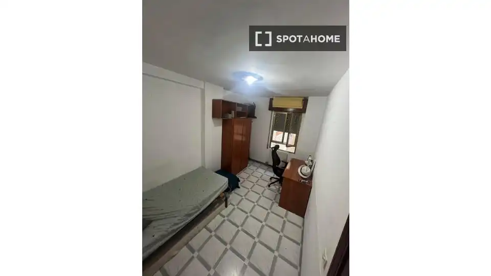 Room in Romareda