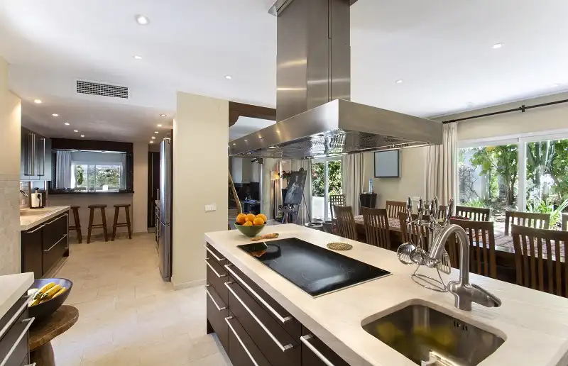 Detached house with pool for sale in Nueva Andalucía, imagen 5