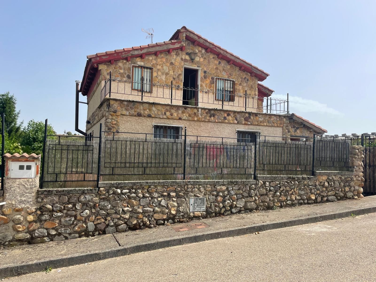 Exterior view of House or chalet for sale in Cuadros  with Private garden and Storage room