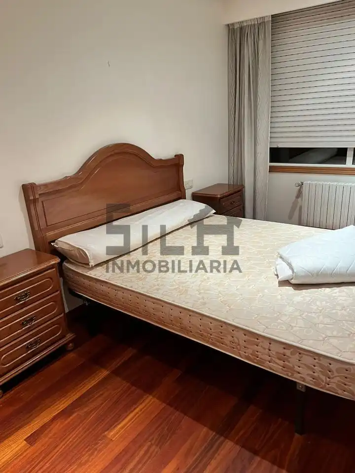 Bedroom of Flat for rent in Ourense Capital   with Heating, Parquet flooring and Furnished