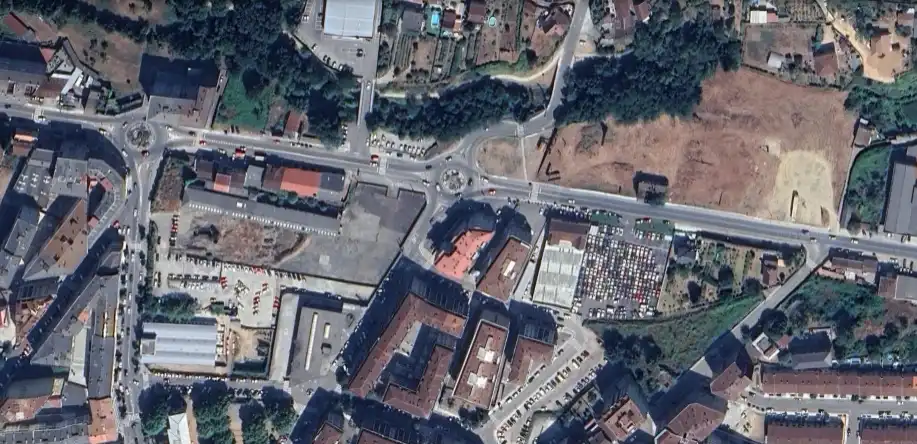 Local comercial en venda a Ponteareas, imagen 4