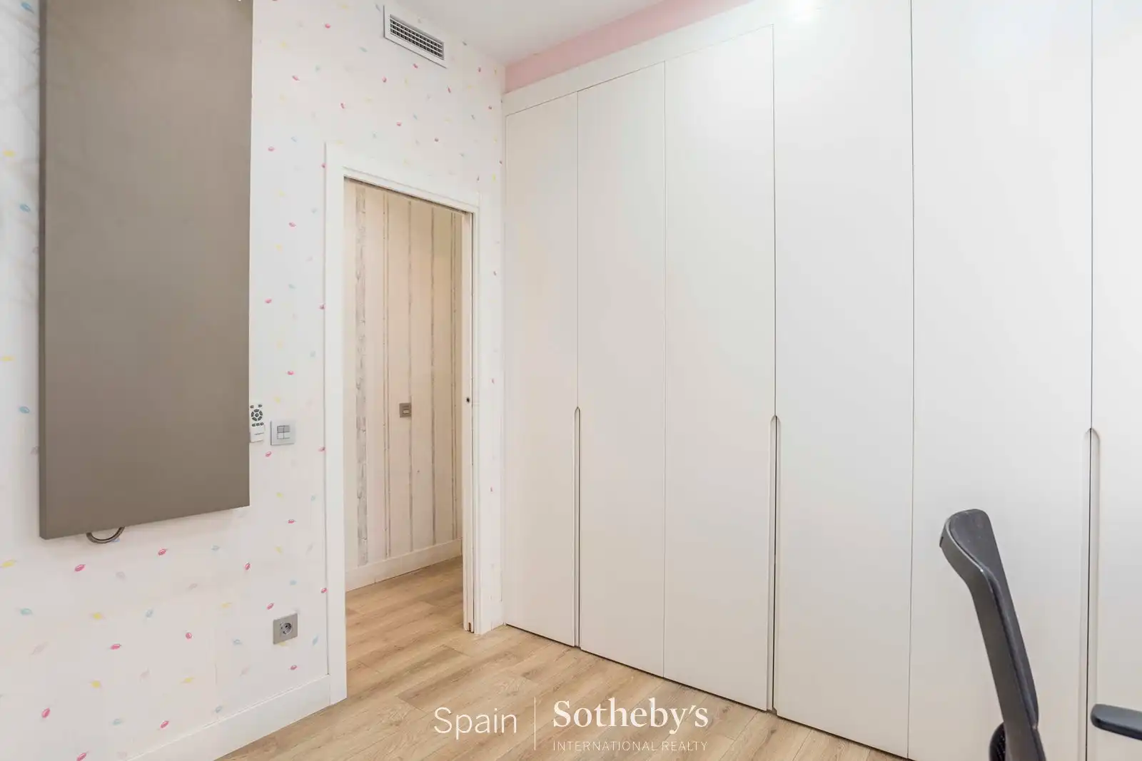 Dormitori de Apartament en venda en Madrid amb Aire condicionat, Calefacció i Terrassa