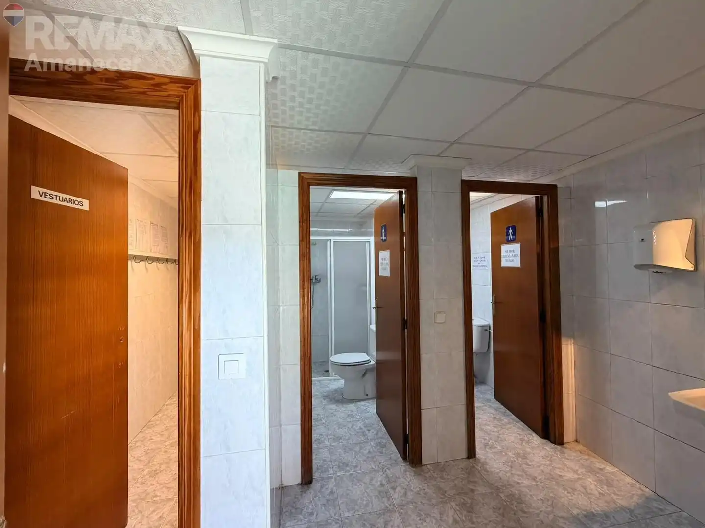 Badezimmer von Fabrikhallen zur Miete in Castelló de Rugat, Valencia