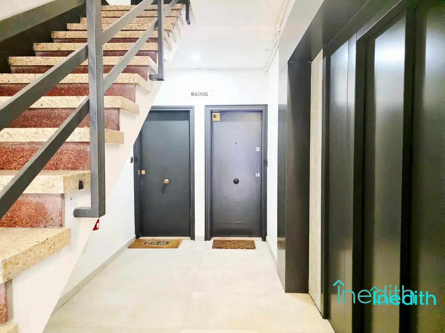 Piso en venta en El Prat de Llobregat con Calefacción, Parquet y Terraza