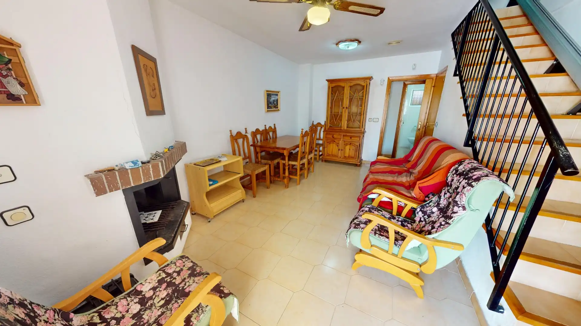 Sala d'estar de Casa o xalet en venda en Los Alcázares amb Aire condicionat, Terrassa i Moblat