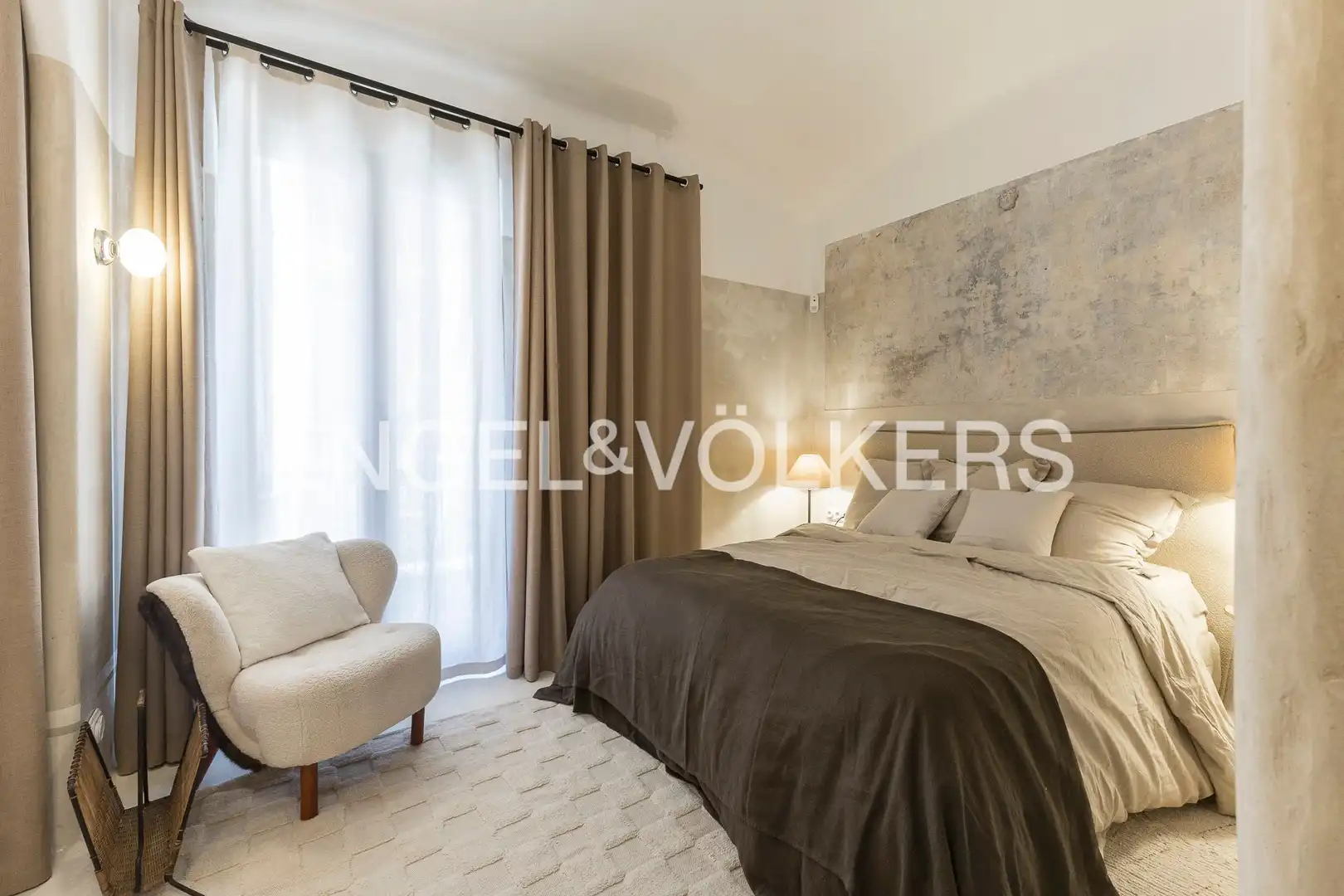 Attic for sale in Sants