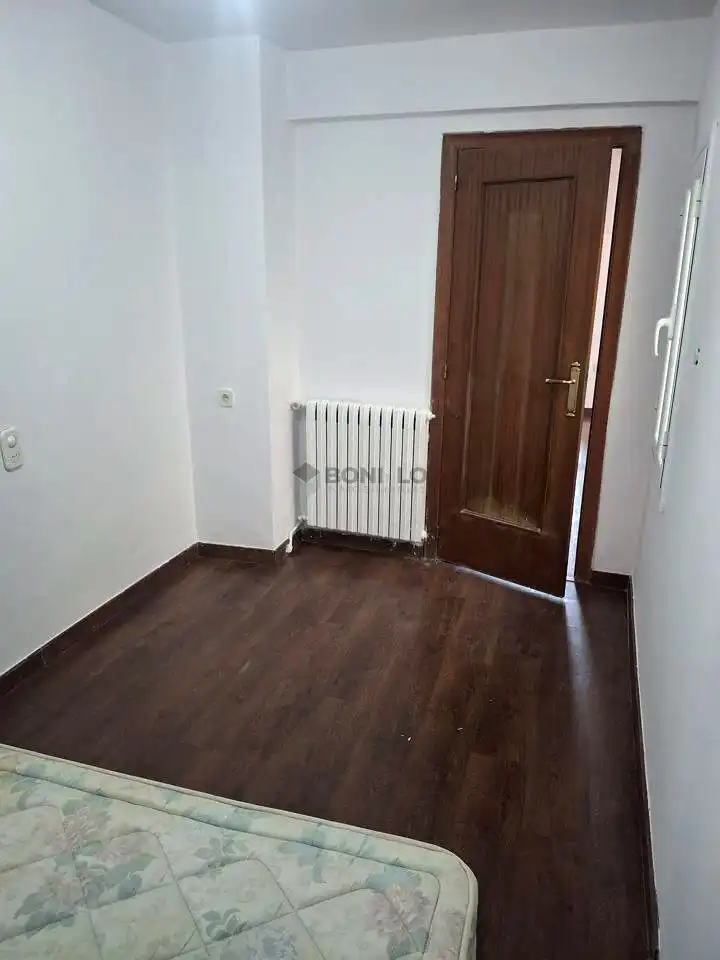 Flat for rent in San Antonio, Alfambra