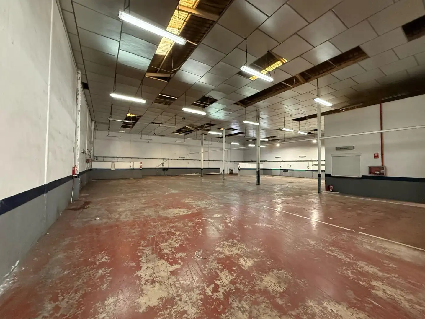Nave industrial en venta en Casc Urbà, imagen 9