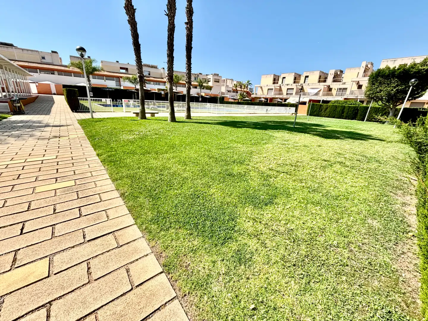 Jardí de Casa adosada en venda en Alicante / Alacant amb Aire condicionat, Calefacció i Jardí privat