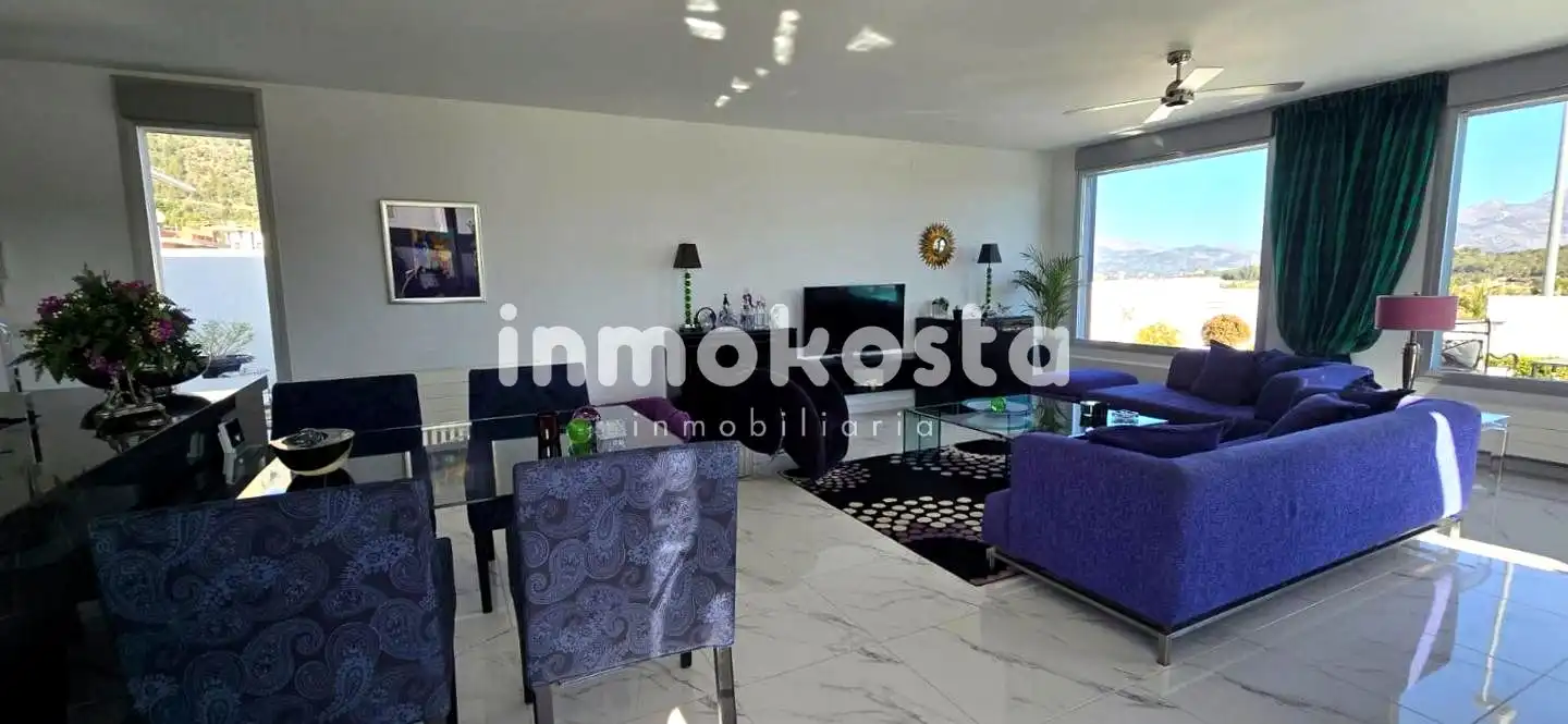 Sala d'estar de Casa o xalet en venda en Polop amb Aire condicionat, Calefacció i Jardí privat