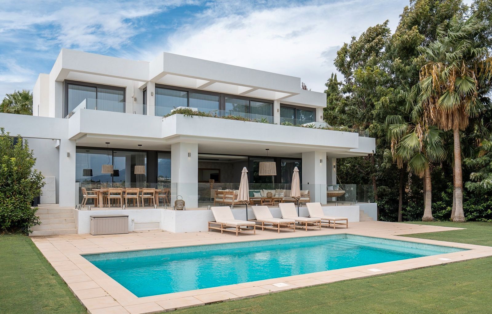 Vista exterior de Casa o chalet en venta en Benahavís con Aire acondicionado, Parquet y Terraza