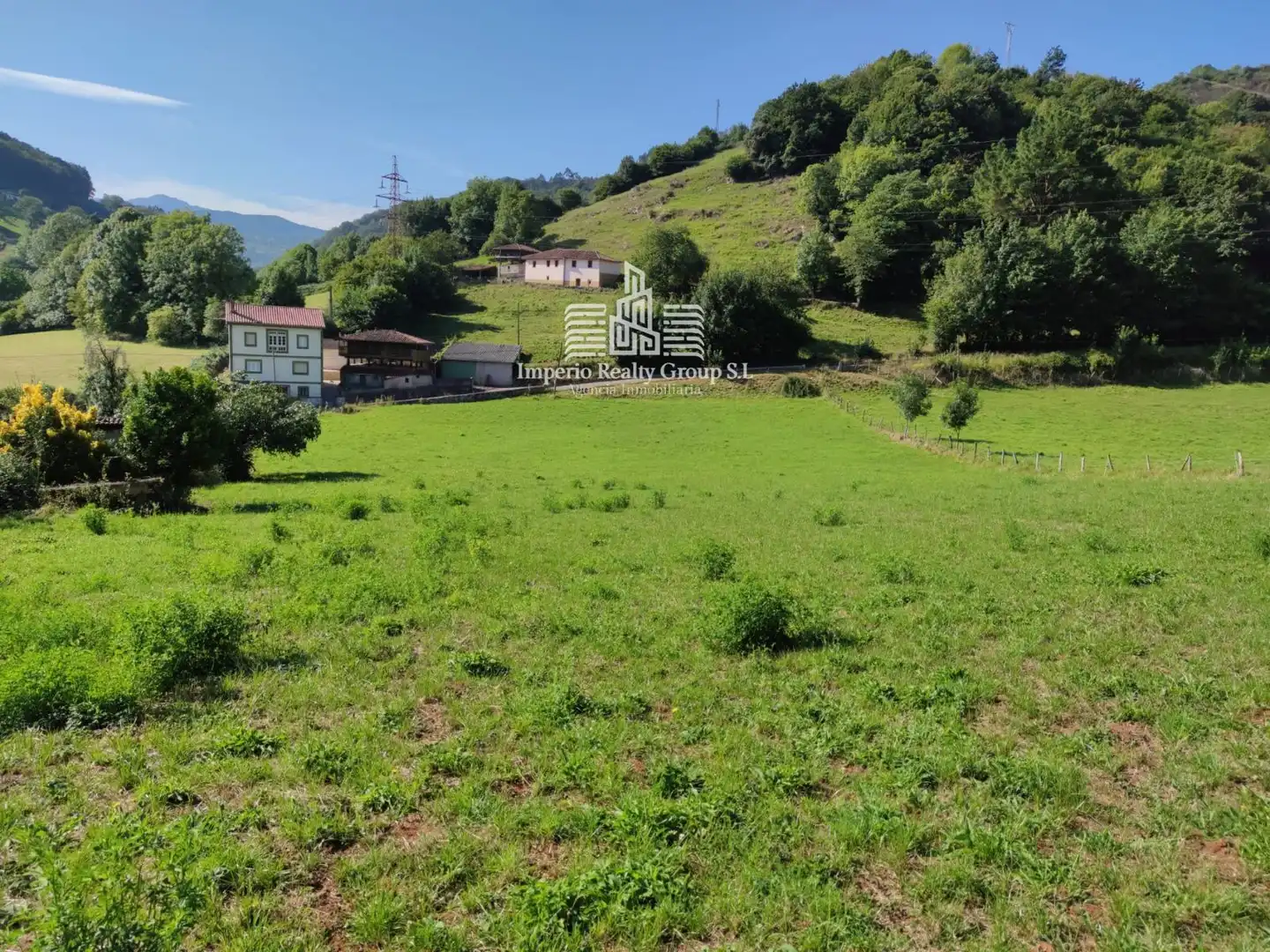 Terreno rústico en venta en Grado