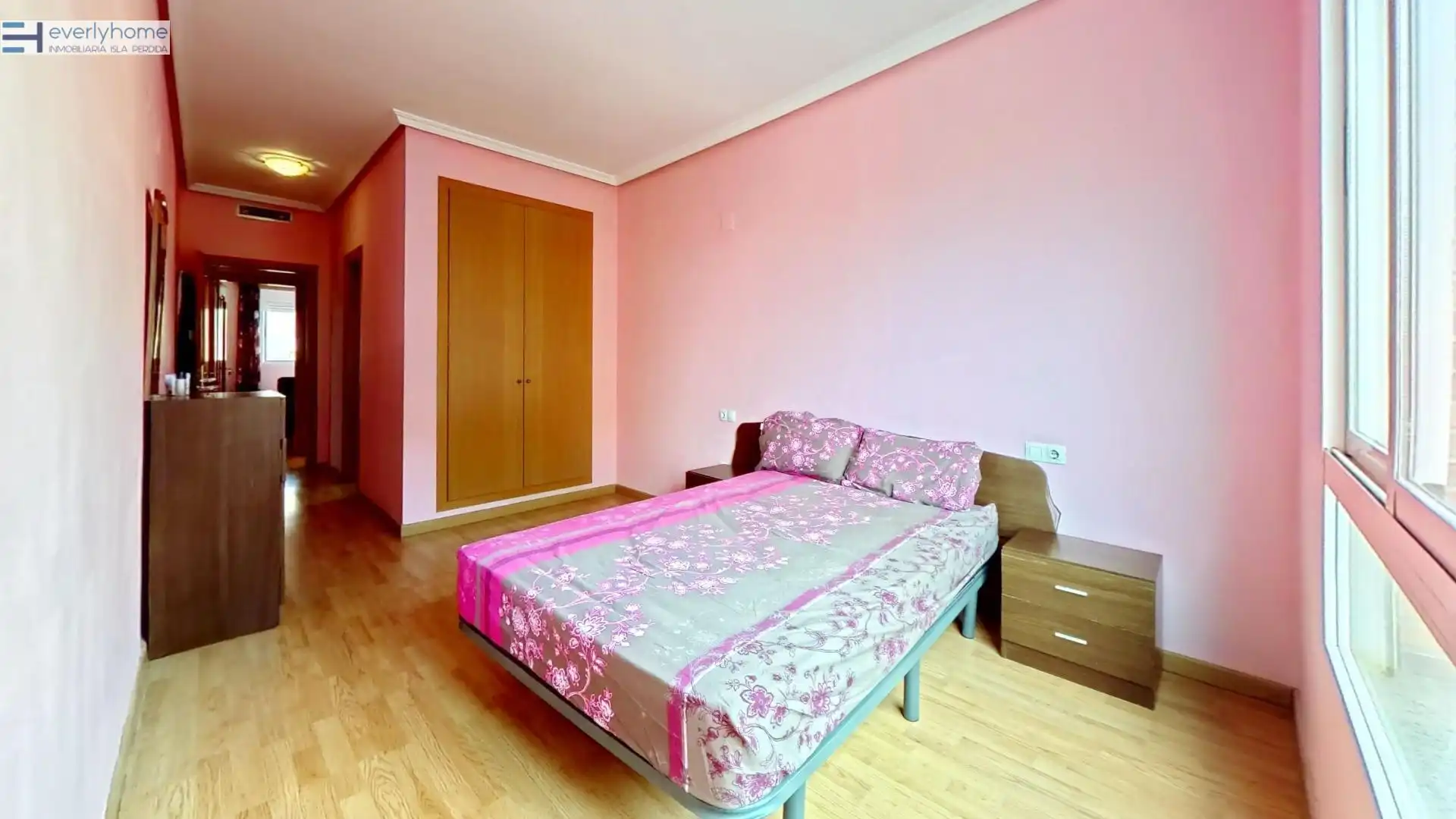 Habitación de Piso en venta en Castellón de la Plana / Castelló de la Plana con Parquet y Trastero