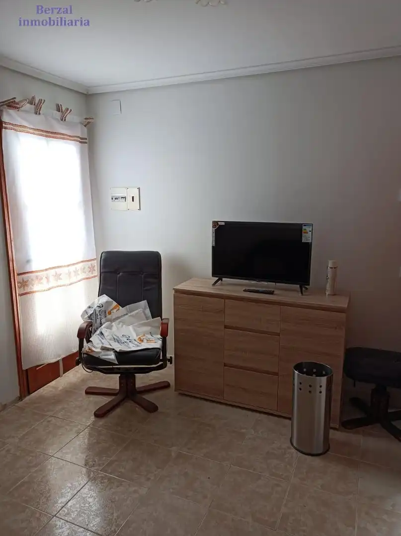 Dormitori de Casa o xalet en venda en Matute amb Terrassa, Moblat i Balcó