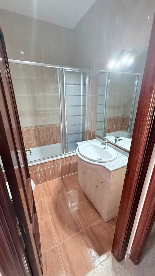 Bathroom of Detached homes for sale in Cantillana  with Air Conditioner, Terrace and Oven