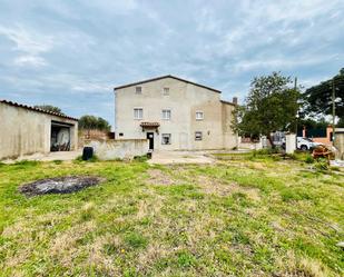 Vista exterior de Casa o xalet en venda en Sant Miquel de Fluvià amb Jardí privat, Forn i Microones