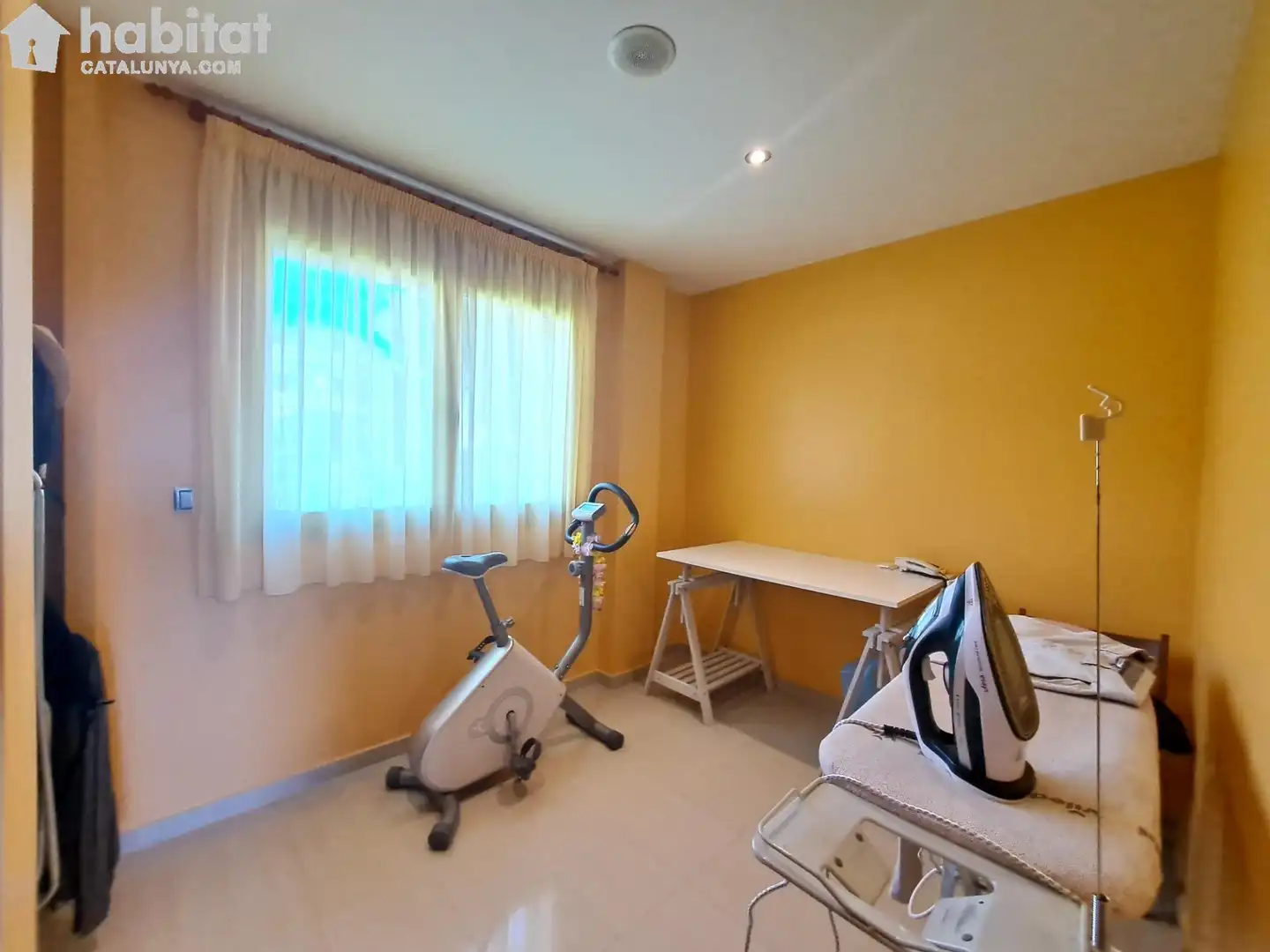 Dormitori de Casa o xalet en venda en Sant Esteve Sesrovires amb Aire condicionat, Jardí privat i Terrassa