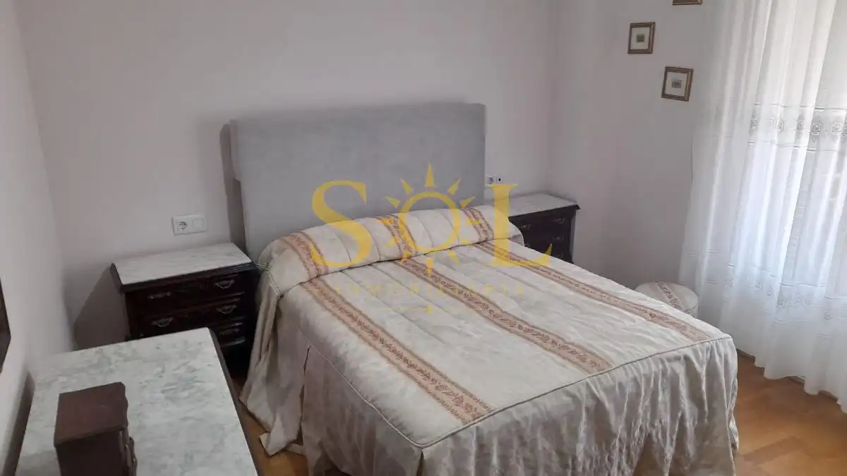 Wohnung zur Miete in Calle León Martín Granizo, La Lastra