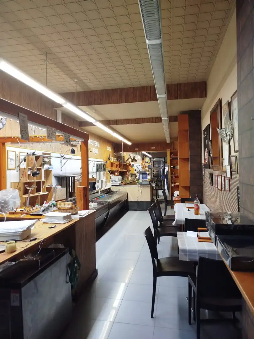 Business premises for sale in Carrer de la Mare Molas 21