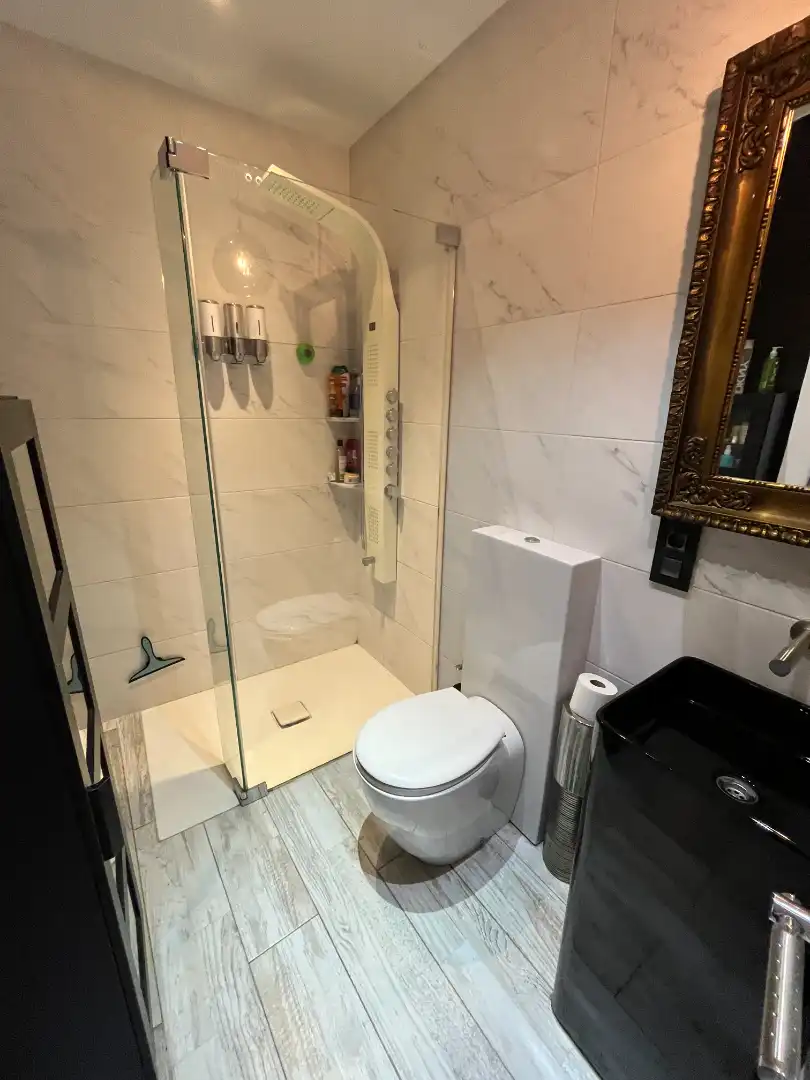 Baño de Casa adosada en venta en Manlleu con Calefacción, Jardín privado y Parquet