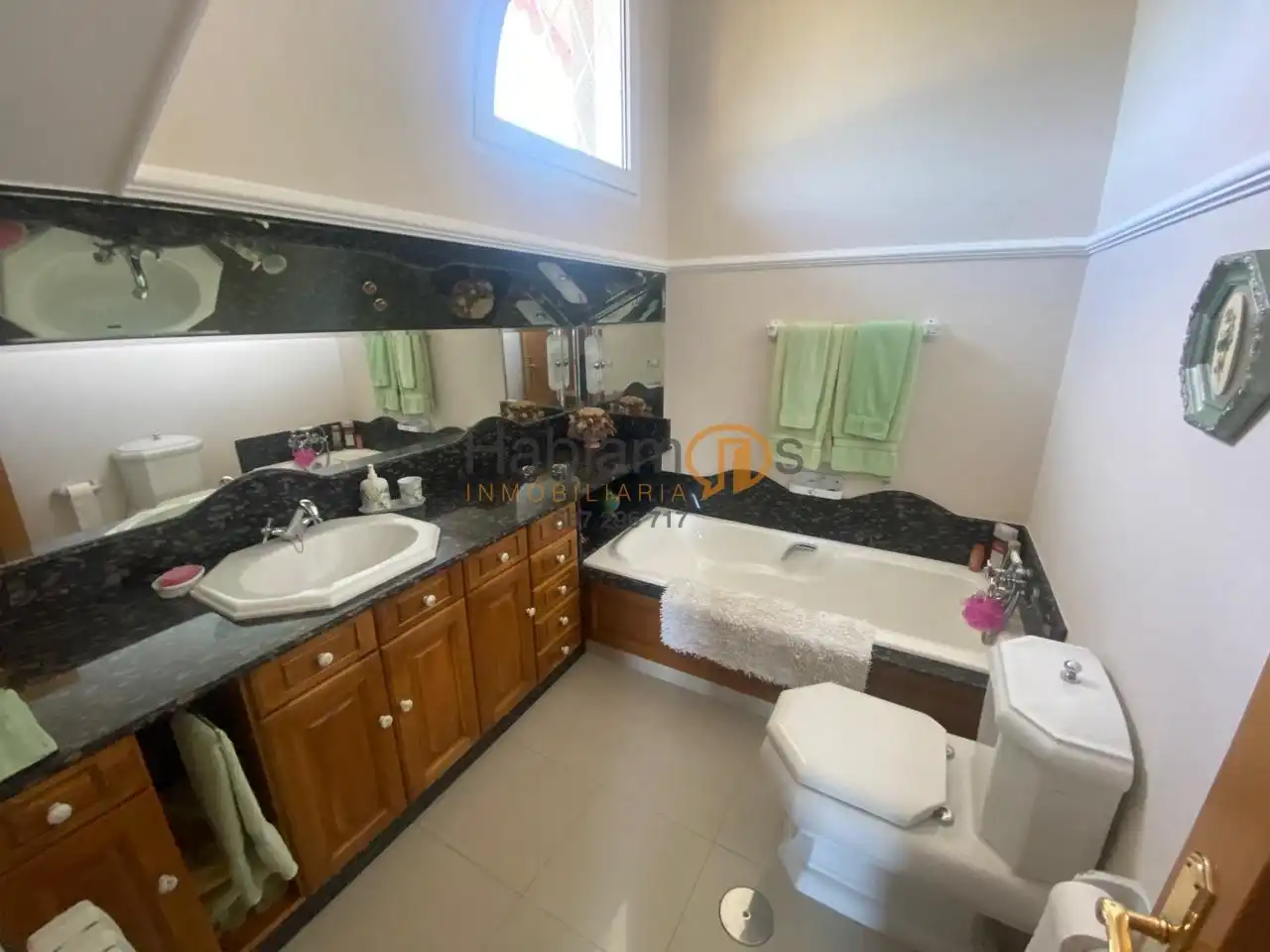 Baño de Casa o chalet en venta en A Illa de Arousa  con Calefacción, Jardín privado y Terraza