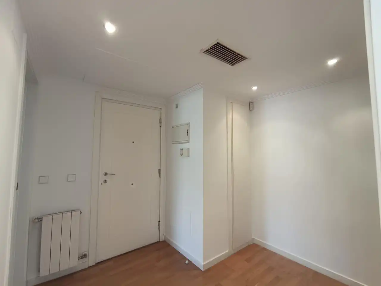 Flat for sale in Madrid  with Air Conditioner, Heating and Terrace