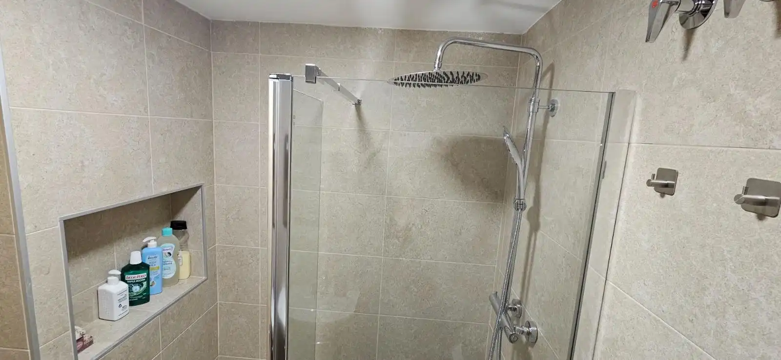 Bathroom of Detached homes for rent in Granada