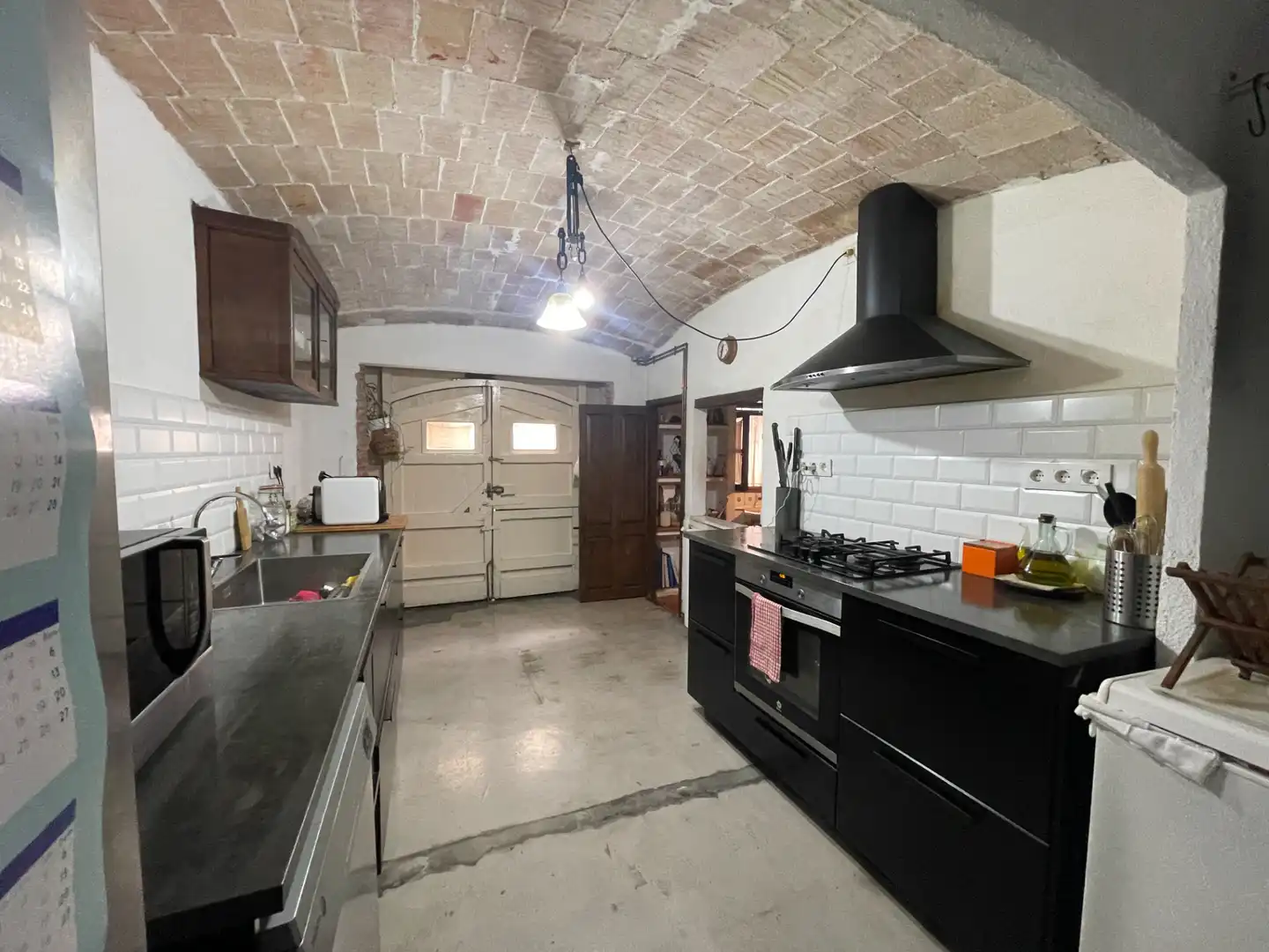 Cuina de Casa adosada en venda en L'Escala amb Calefacció, Terrassa i Moblat