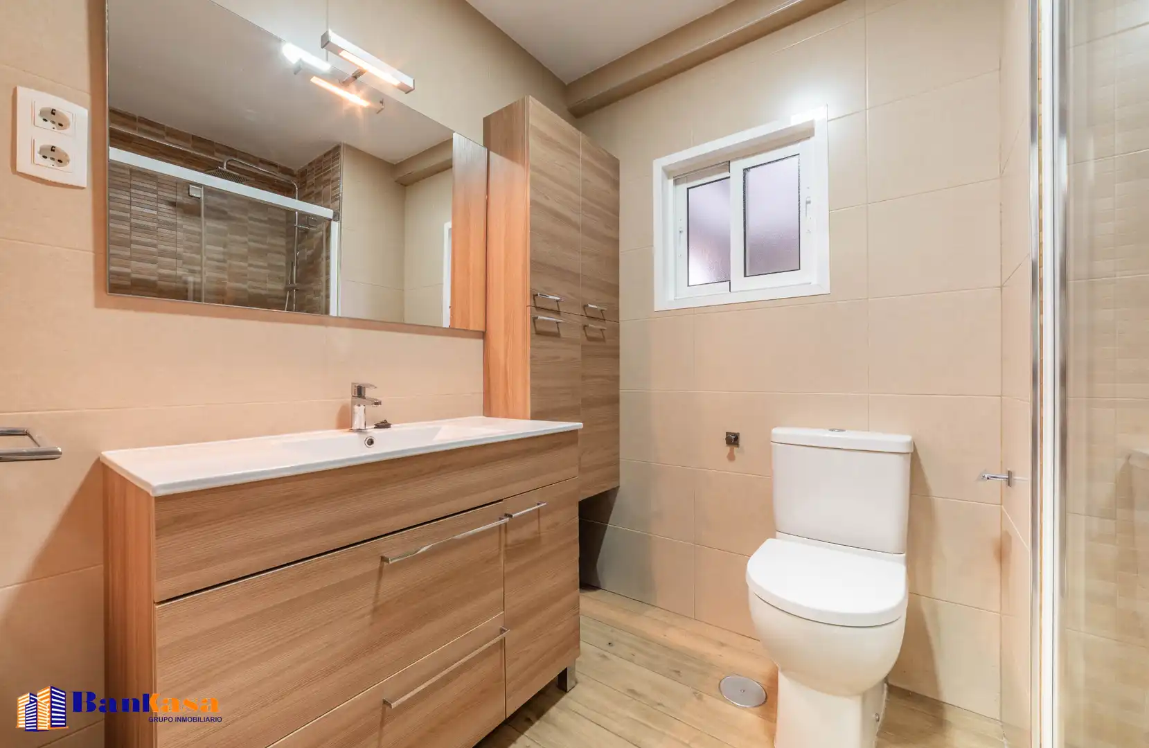 Badezimmer von Wohnung zum Verkauf in Málaga mit Möbliert, Ofen und Waschmaschine