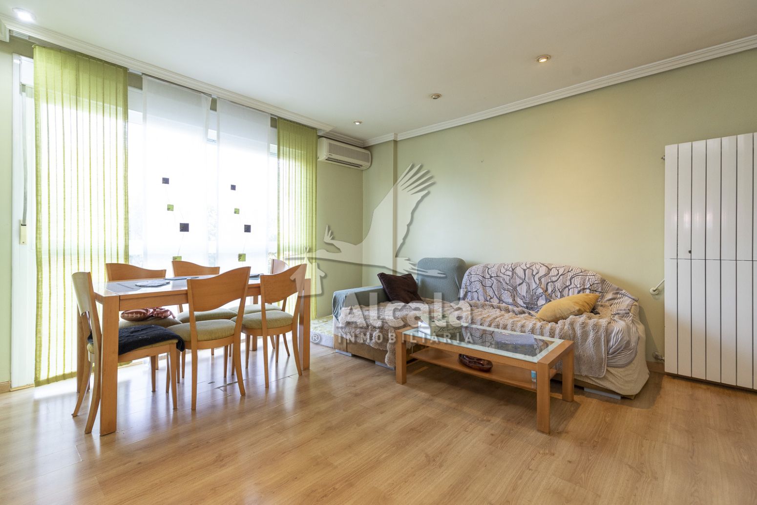 Dormitori de Pis en venda en Alcalá de Henares amb Calefacció, Jardí privat i Parquet