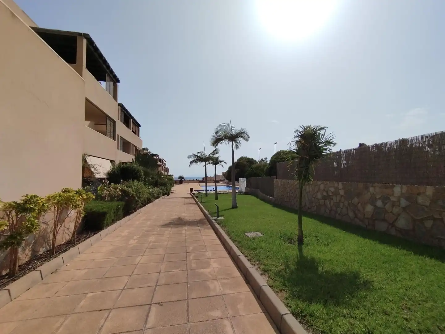 Vista exterior de Pis en venda en Águilas amb Aire condicionat, Calefacció i Jardí privat