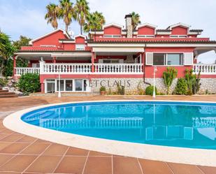 Vista exterior de Casa o xalet en venda en Alella amb Aire condicionat, Calefacció i Jardí privat