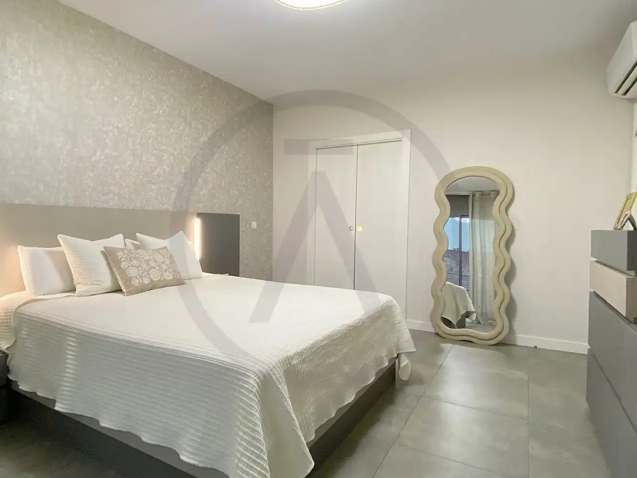 Dormitori de Casa adosada en venda en Terrassa amb Aire condicionat, Calefacció i Terrassa