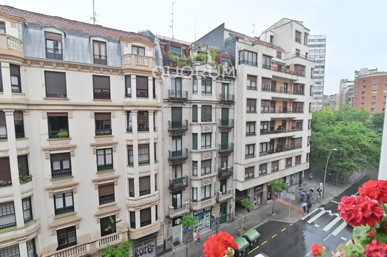 Vista exterior de Pis en venda en Bilbao  amb Calefacció