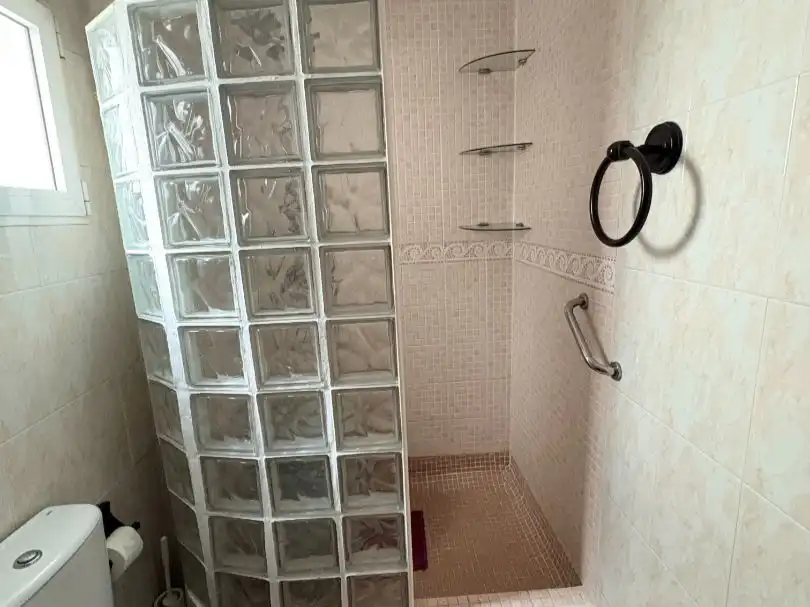 Baño de Piso en venta en Torrevieja con Aire acondicionado, Terraza y Balcón