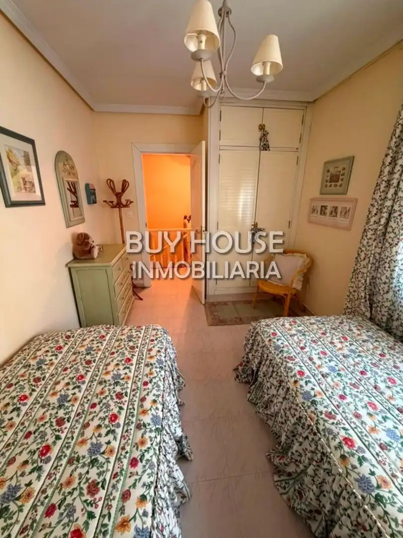 Habitación de Dúplex en venta en Alameda de la Sagra con Aire acondicionado y Terraza