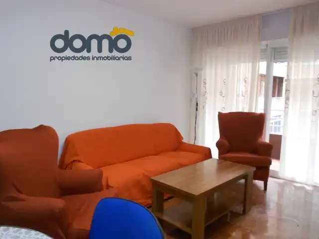Sala de estar de Piso para compartir en Granada con Calefacción, Amueblado y Horno