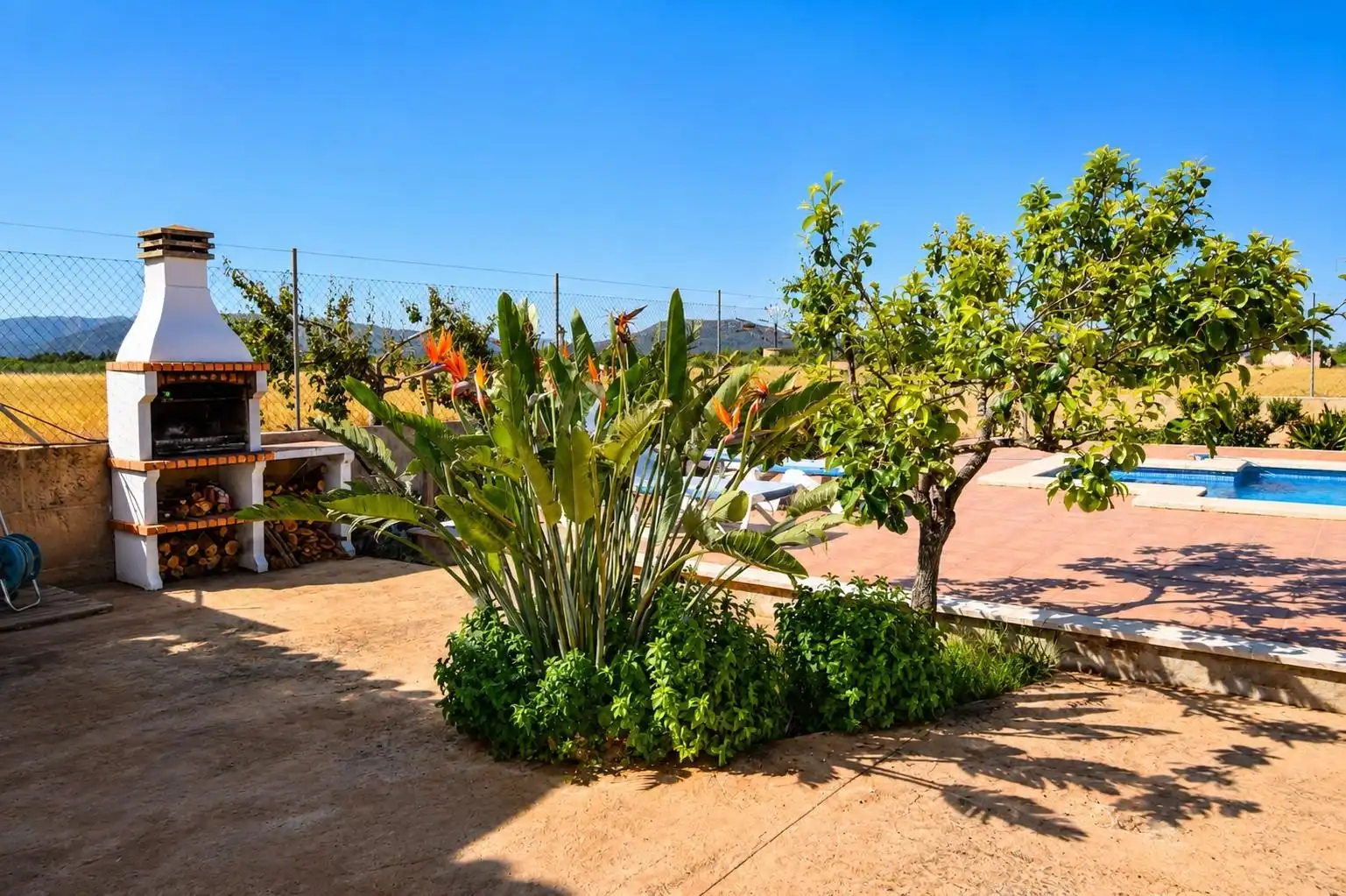 Jardín de Finca rústica de alquiler en Muro con Piscina