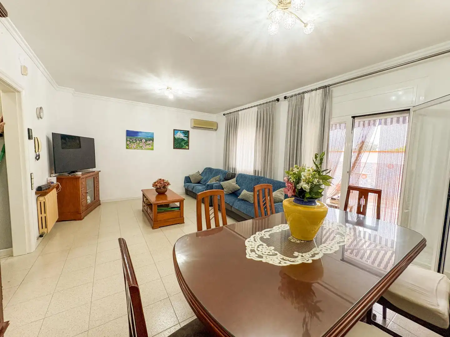 Sala de estar de Casa adosada en venta en Castellar del Vallès con Aire acondicionado, Calefacción y Terraza