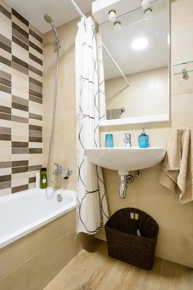 Baño de Piso de alquiler en Zaragoza con Aire acondicionado, Amueblado y Internet