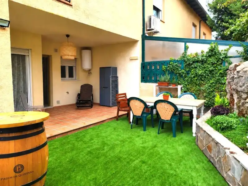 Chalet con jardín en venta en Bustarviejo