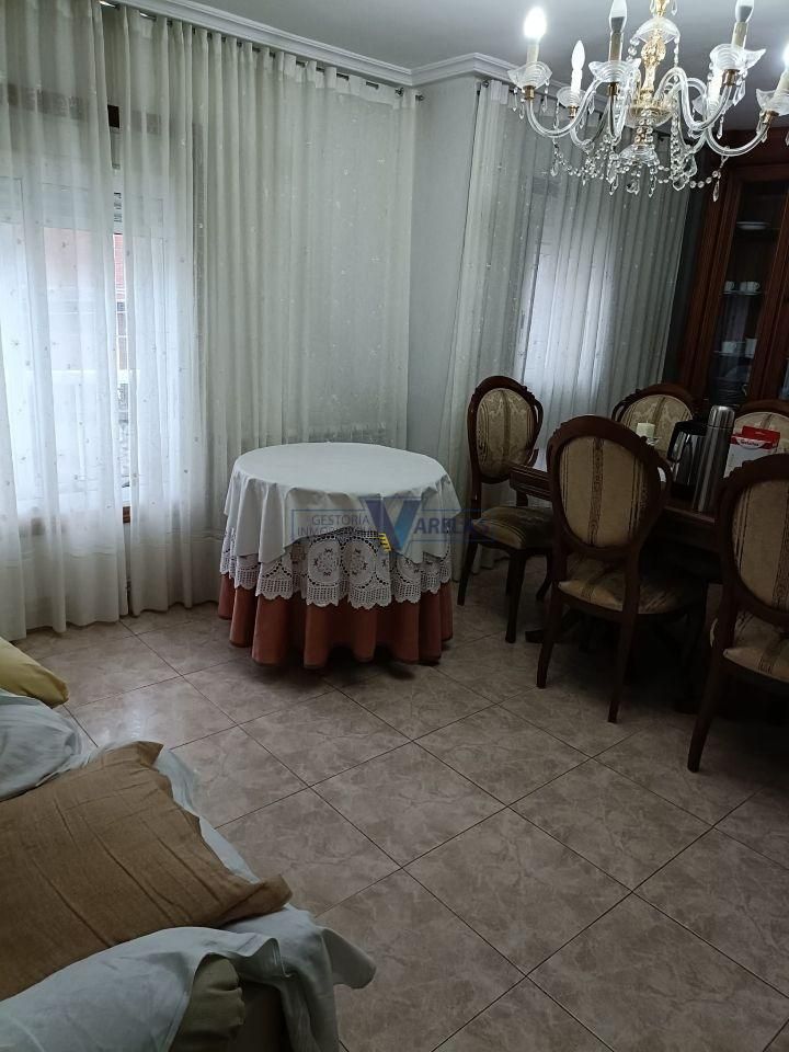 Menjador de Apartament en venda en Ourense Capital  amb Calefacció i Moblat