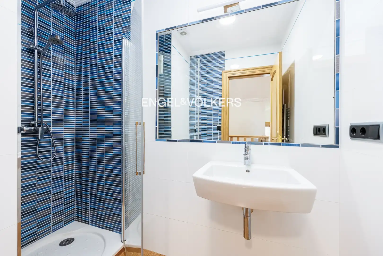 Baño de Casa o chalet en venta en Nigrán con Calefacción, Jardín privado y Piscina