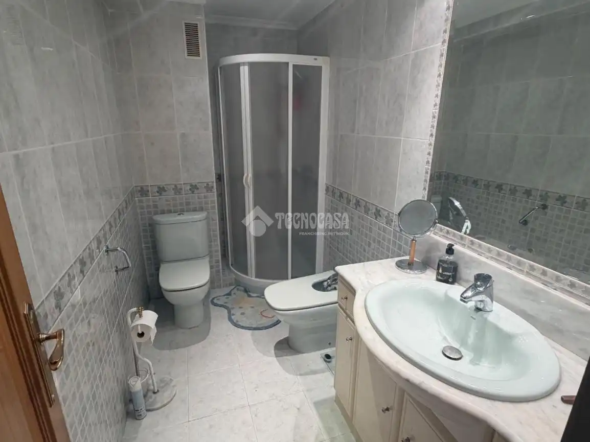 Baño de Piso en venta en Valencia con Aire acondicionado y Balcón
