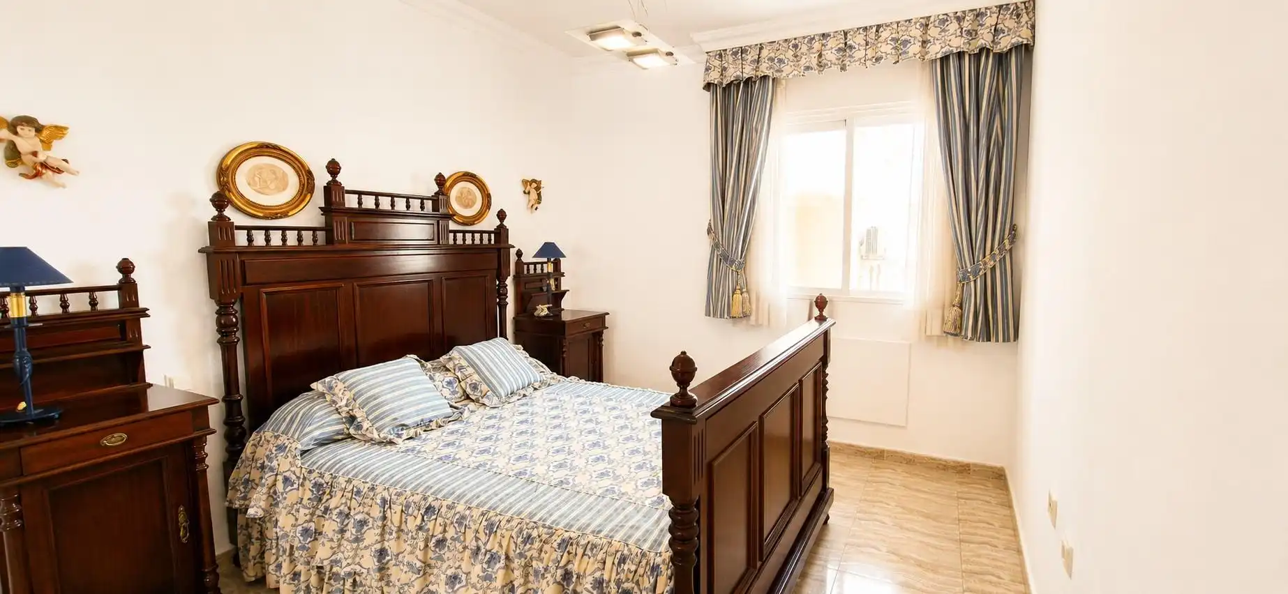 Habitación de Piso de alquiler en Málaga con Terraza y Amueblado