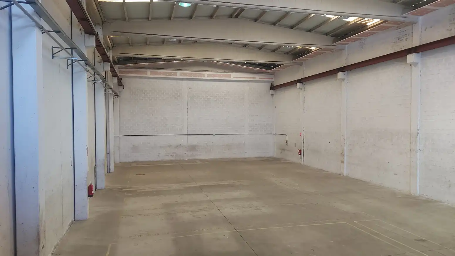 Fabrikhallen zur Miete in  Logroño