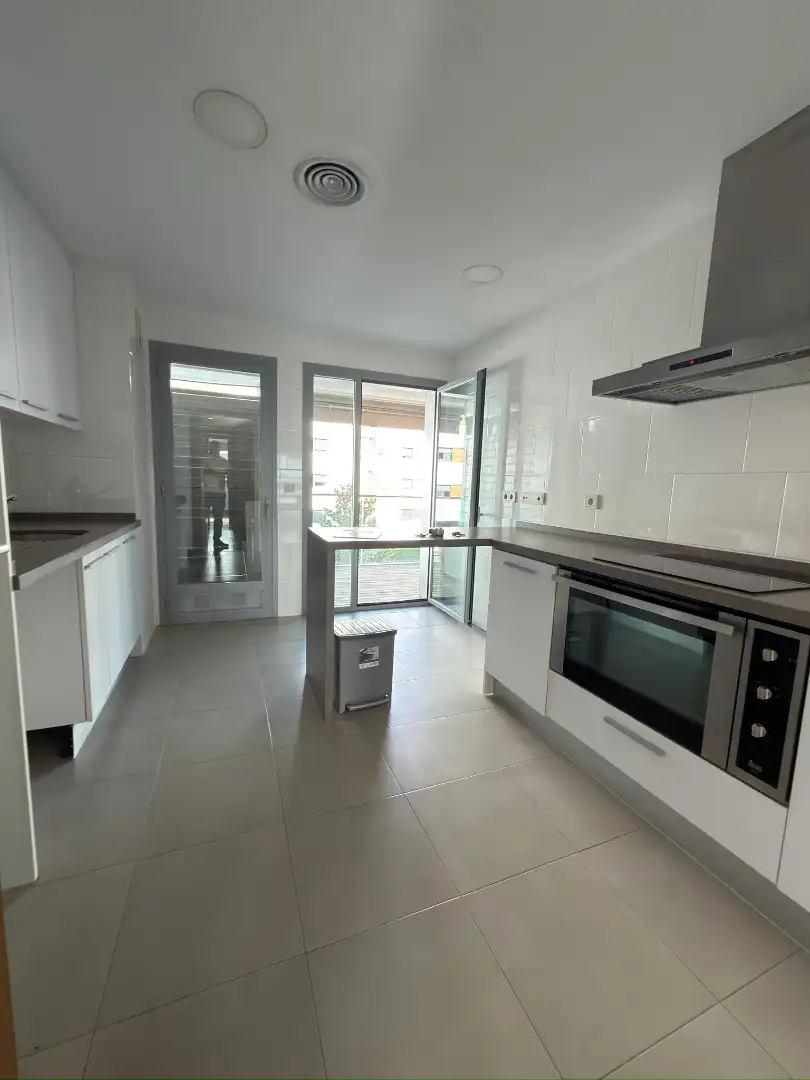 Piso con piscina en venta en Calle Marie Curie 13B, imagen 12