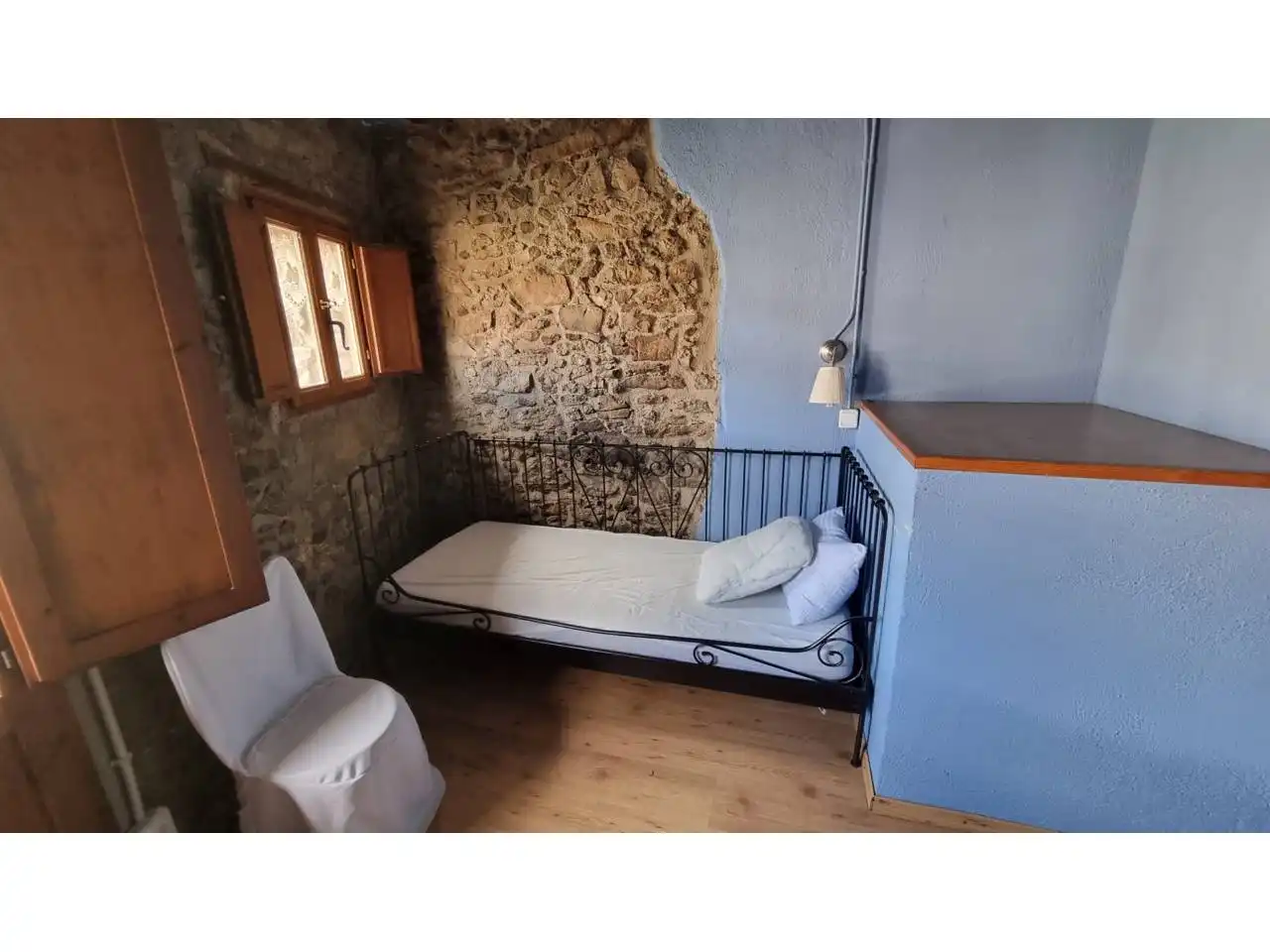 Dormitori de Finca rústica en venda en Alpens, Barcelona