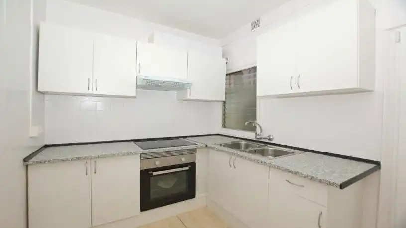 Kitchen of Flat for sale in Vic