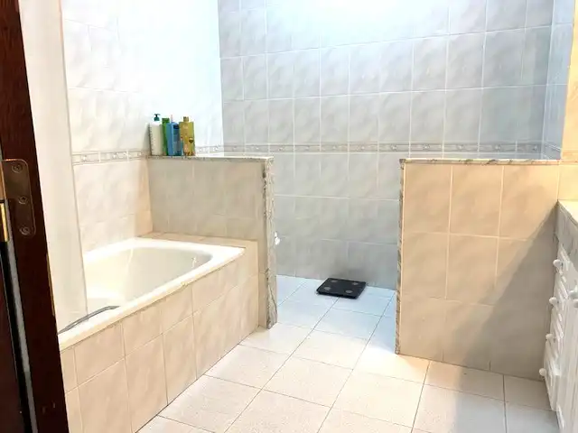 Badezimmer von Maisonette zum Verkauf in Badalona mit Klimaanlage, Heizung und Terrasse